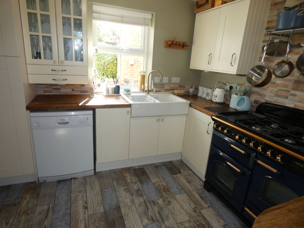 Kitchen- click for photo gallery